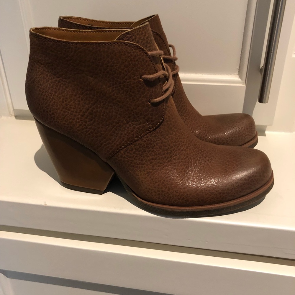Korks bootie!
